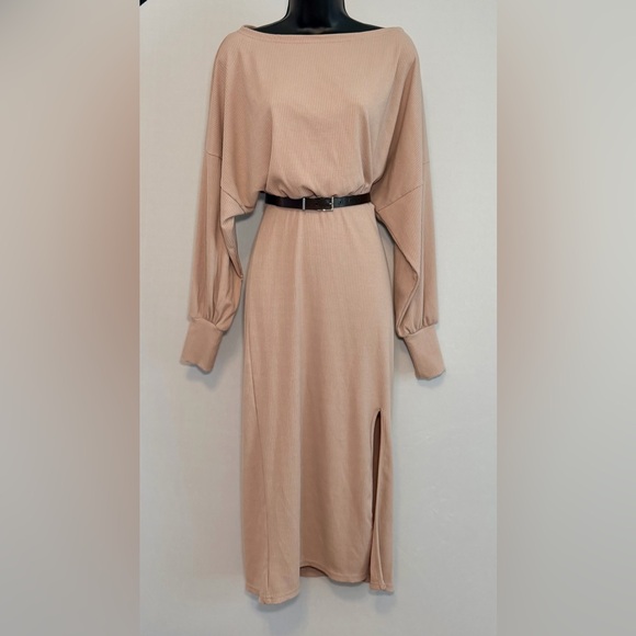 Velvet Torch Los Angeles Small
Ribbed Bodycon Long Sleeve Tan - Picture 2 of 9